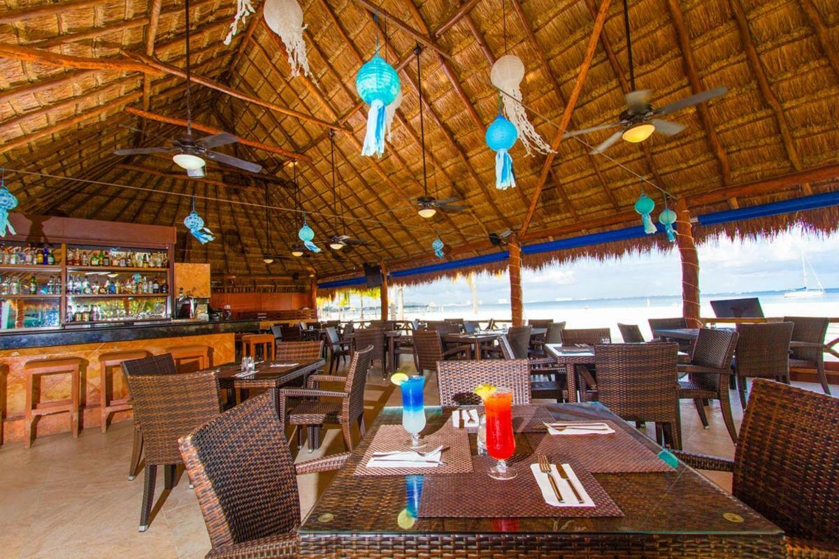 Cancun Beachfront Condo المظهر الخارجي الصورة